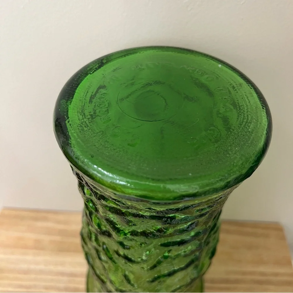 Vintage E.O. Brody Co Cleveland Ohio Emerald Green Crinkle Glass Vase USA G106